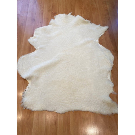 PEAU DE MOUTON BLANCHE FRISEE