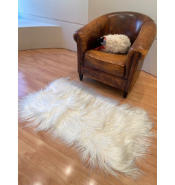 BEDSIDE RUG CHINA GOATSKIN LONG HAIR BEDSIDE RUG CHINA GOATSKIN LONG HAIR